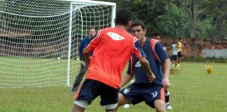 Jogadores remistas realizam coletivo