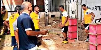 Jogadores visitam as obras do Baenão