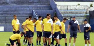 Jogadores remistas realizam atividade física