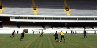 Jogadores remistas realizam coletivo