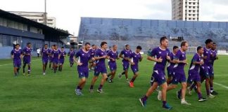 Jogadores remistas realizam atividade física