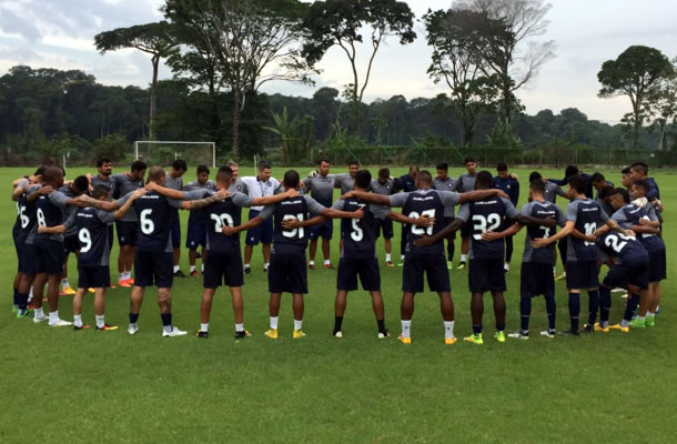 Jogadores remistas realizam atividade física