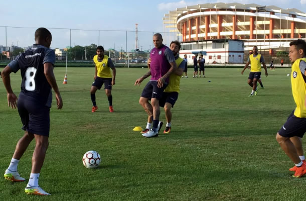 Jogadores remistas realizam atividade física no CEJU