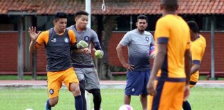 Jogadores remistas realizam atividade física