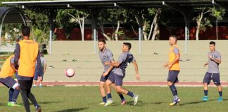 Jogadores remistas realizam atividade física