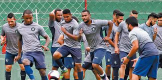 Jogadores remistas realizam atividade física