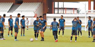 Jogadores remistas realizam atividade física