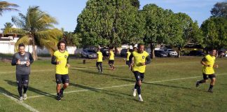 Jogadores remistas realizam atividade física