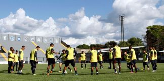 Jogadores remistas realizam atividade física