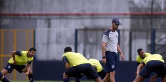 Jogadores remistas realizam atividade física