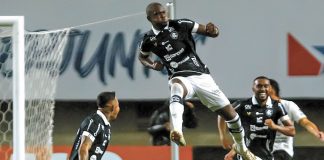 Remo 2×1 Volta Redonda-RJ (Ronald, Diego Ivo e Claudinei) – Foto: Ivan Duarte (O Liberal)