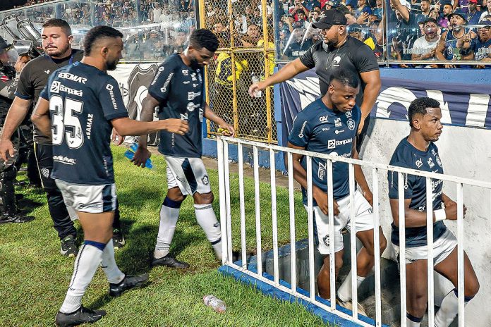 Remo 0×0 Tombense-MG (Helder, Ligger, Sheldon e Ribamar) – Foto: Thiago Gomes (O Liberal)