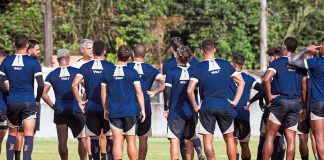 Rodrigo Santana orienta os jogadores antes de iniciar o treino – Foto: Samara Miranda (Clube do Remo)