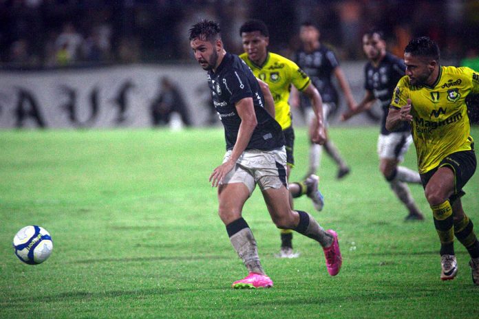 Remo 0×1 São Bernardo-SP (Giovanni Pavani) – Foto: Samara Miranda (Clube do Remo)