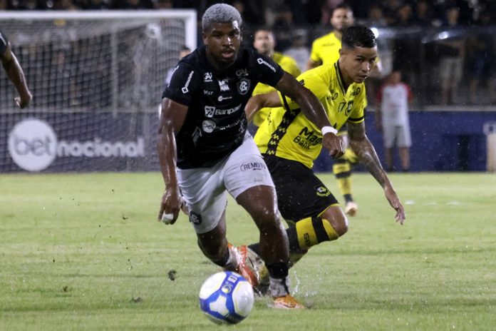 Remo 0×1 São Bernardo-SP (Jaderson) – Foto: Mauro Ângelo (Diário do Pará)