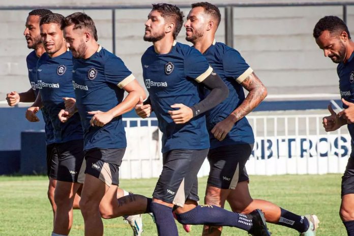 Rafael Castro, Marco Antônio, Giovanni Pavani, Paulinho Curuá, João Afonso e Helder – Foto: Samara Miranda (Clube do Remo)