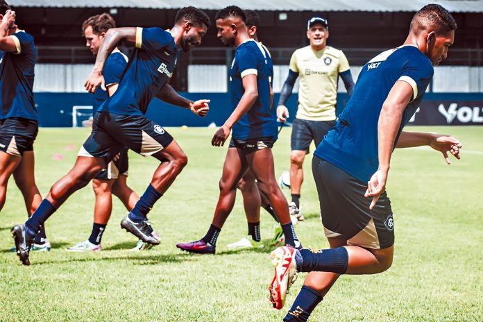 Jogadores remistas realizam atividade física – Foto: Samara Miranda (Clube do Remo)