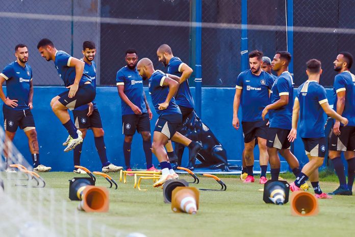 Jogadores remistas realizam atividade física – Foto: Cristino Martins (O Liberal)