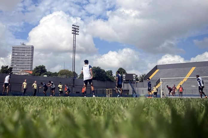 Jogadores remistas realizam atividade física – Foto: Samara Miranda (Clube do Remo)