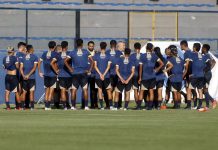 Rodrigo Santana orienta os jogadores antes de iniciar o treino – Foto: Carmem Helena (O Liberal)